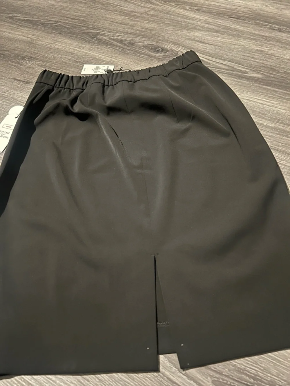 Express Black Elastic-Waist Pencil Skirt - Picture 2 of 5